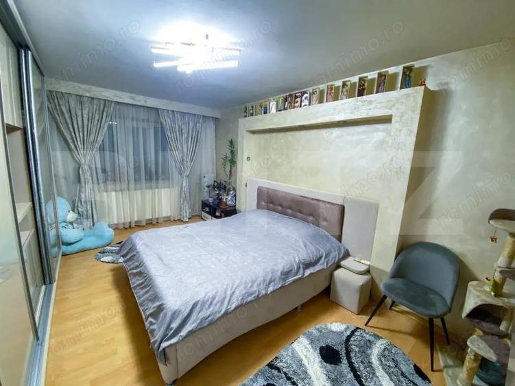 Apartament cu 3 camere semidecomandat în Central