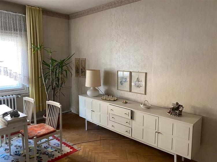 Casă individuală cu 6 camere cu Canalizare în Bucureștii Noi