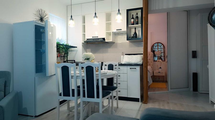 Apartament cu 2 camere decomandat în Central