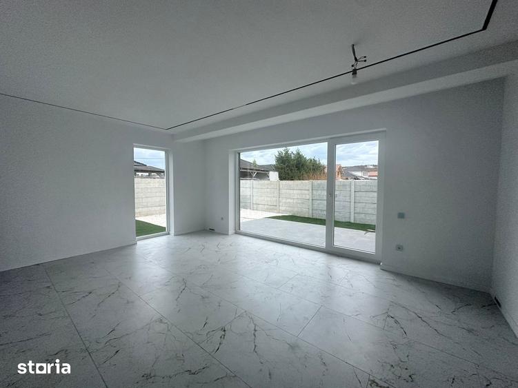 Casă cu 5 camere cu Teren 492 Mp în Oncea