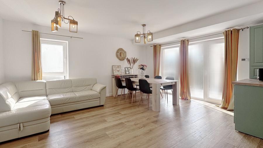 Apartament cu 3 camere decomandat, mobilat în Tractorul