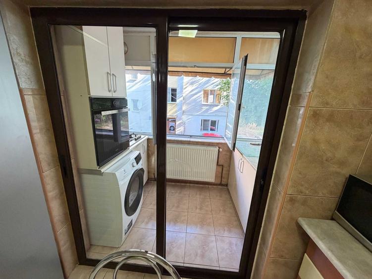 Apartament cu 3 camere decomandat în Trivale