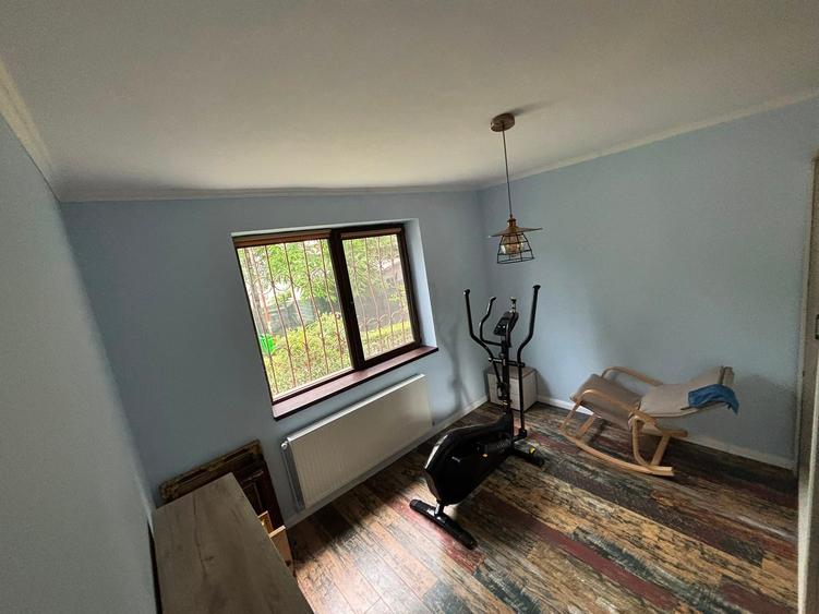 Apartament cu 4 camere decomandat în Central