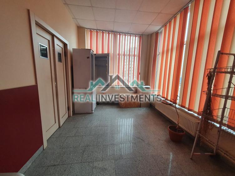 Spațiu comercial, de 300 mp, în Fortuna