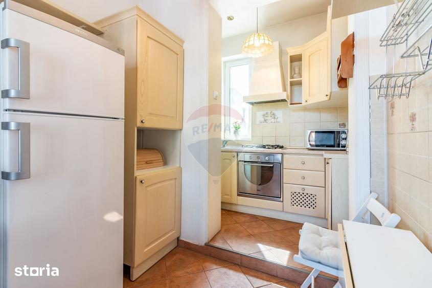 Apartament cu 4 camere, mobilat în Romană
