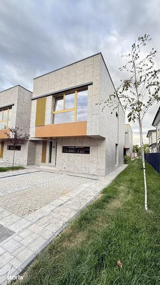 Casă cu 4 camere cu Teren 250 Mp în Central