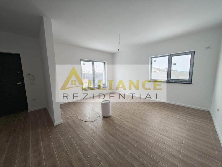 Casă individuală cu 3 camere decomandat cu Canalizare în Berceni
