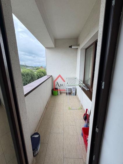 Apartament cu 2 camere semidecomandat, mobilat în Nicolina