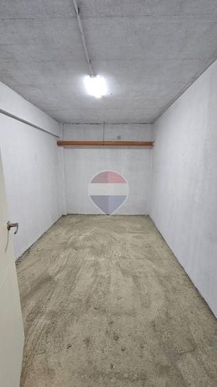 Spațiu industrial, de 11 mp, în Central
