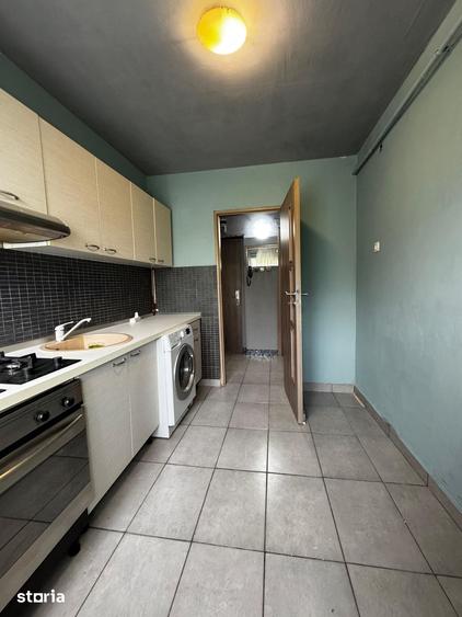 Apartament cu 3 camere semidecomandat în Tătărași