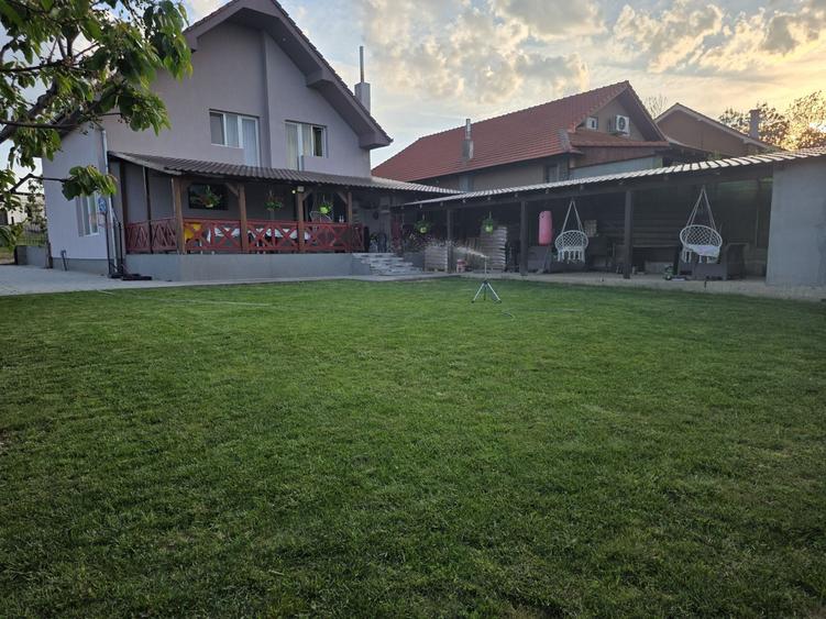 Casă cu 4 camere în Oncea