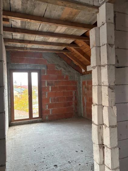 Casă cu Teren 700 Mp în Central