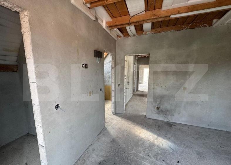 Casă individuală cu 10 camere cu Canalizare în Someșeni