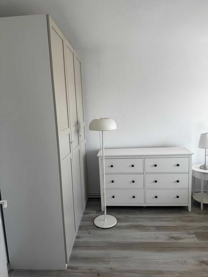 Apartament cu 3 camere decomandat în Exterior Vest