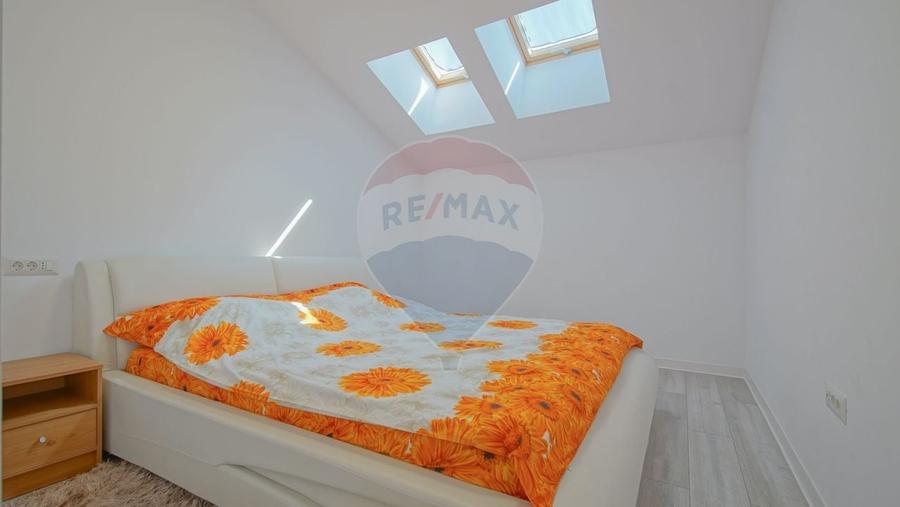 Penthouse cu 4 camere semidecomandat, mobilat în Bartolomeu