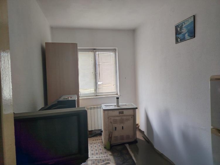 Apartament cu 3 camere decomandat în Sud