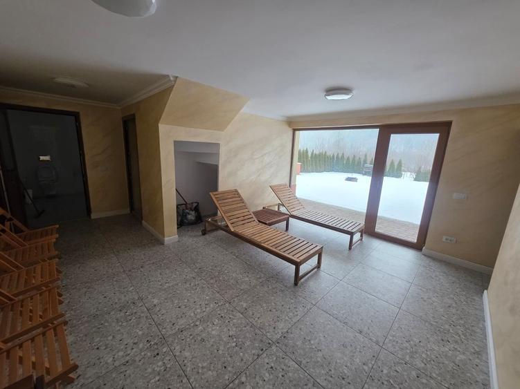 Casă individuală cu 5 camere cu Canalizare în Văleni-Stânișoara