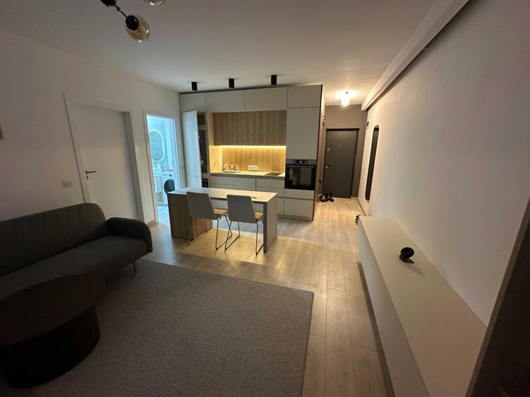Inchiriez Apartament 2 camere, 37 mp, garaj subteran, balcon -400 /luna - 4