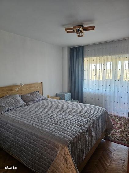Apartament cu 3 camere în Micro 11