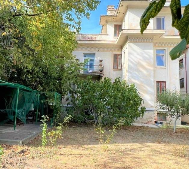 Casă cu 12 camere cu Teren 720 Mp în Kiseleff