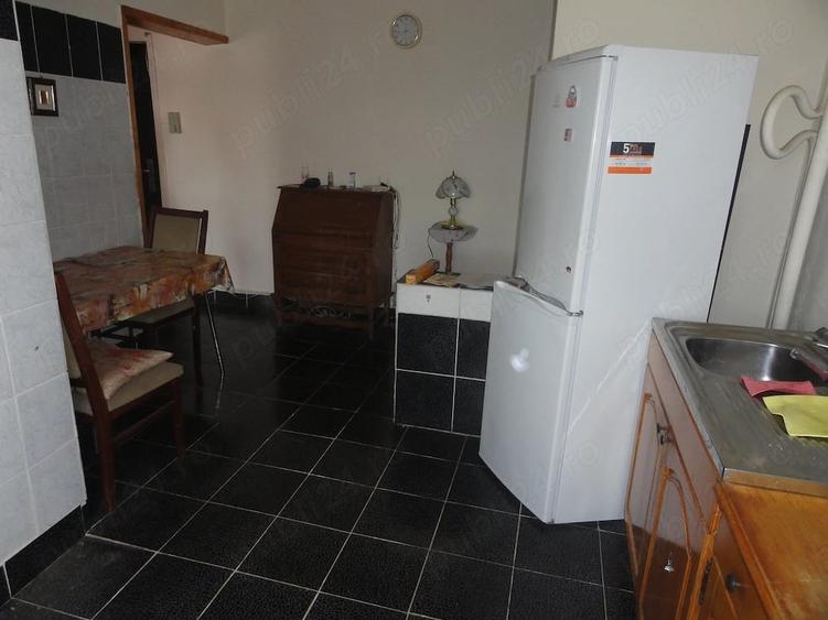 Apartament cu 3 camere semidecomandat în Micălaca
