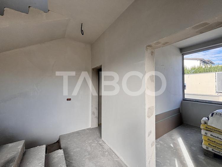 Duplex cu 5 camere cu Canalizare în Iris
