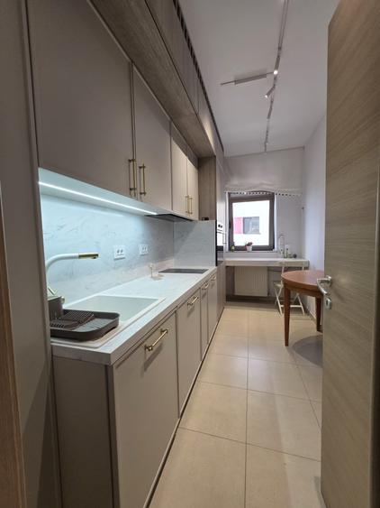 Apartament cu 3 camere decomandat, mobilat în Politehnica