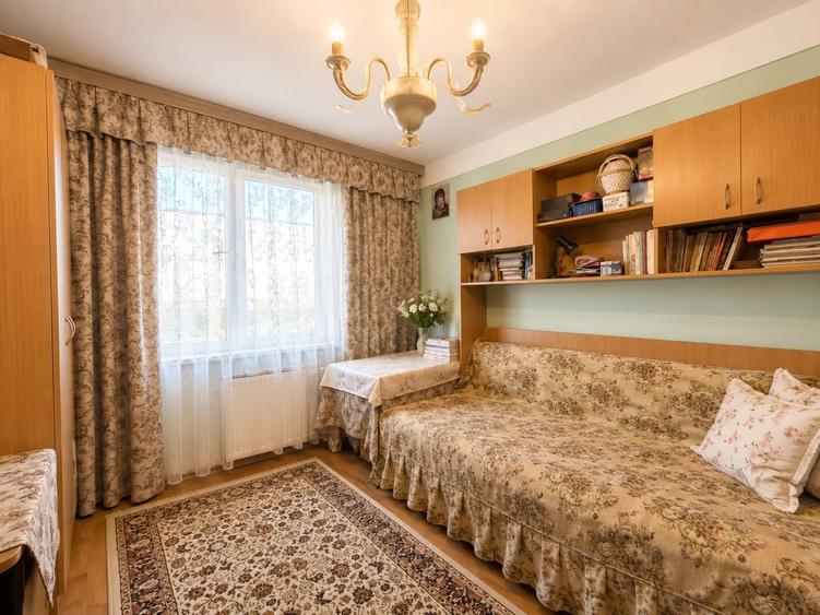 Apartament cu 3 camere decomandat în Compozitorilor
