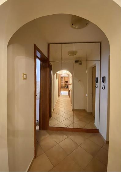 Apartament cu 2 camere decomandat în Banu Manta