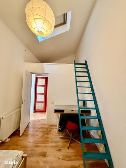 Casă cu 7 camere cu Teren 50 Mp în Central