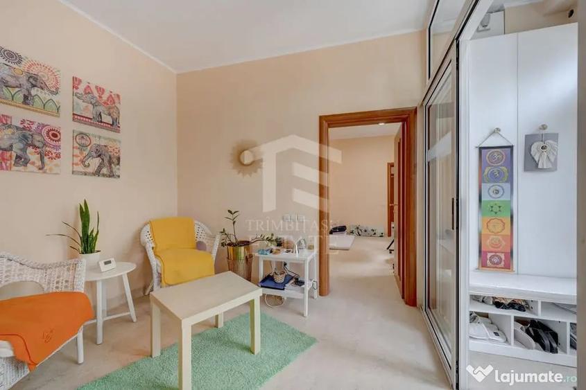 Spațiu comercial, de 950 mp, în Romană