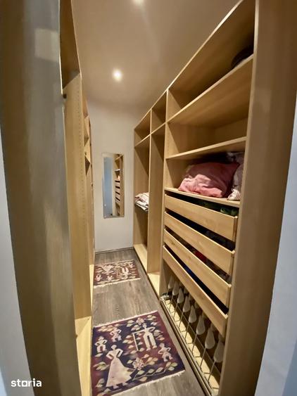 Casă cu 7 camere cu Teren 600 Mp în Corbeanca