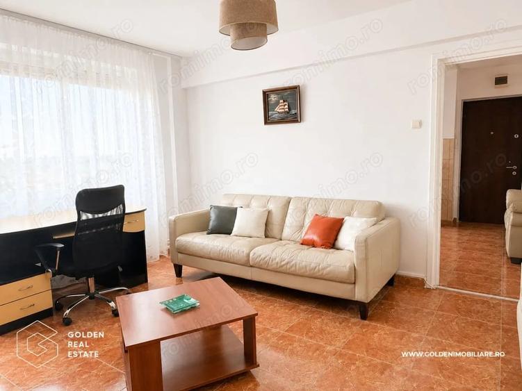 Apartament cu 3 camere semidecomandat în Central