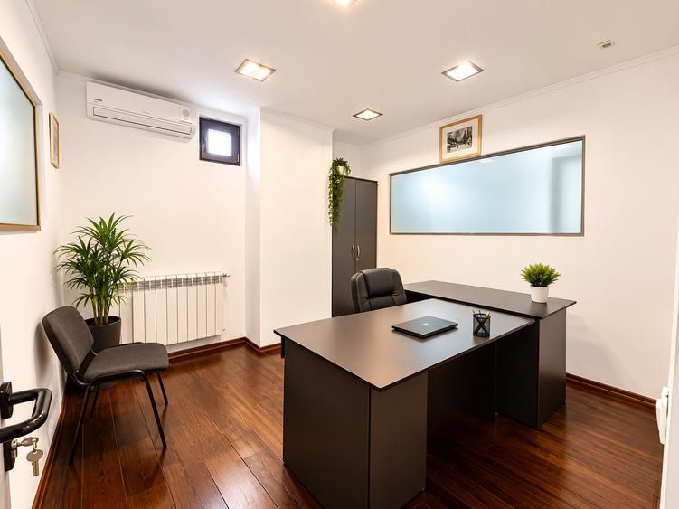 Apartament cu 6 camere semidecomandat în Antiaeriană