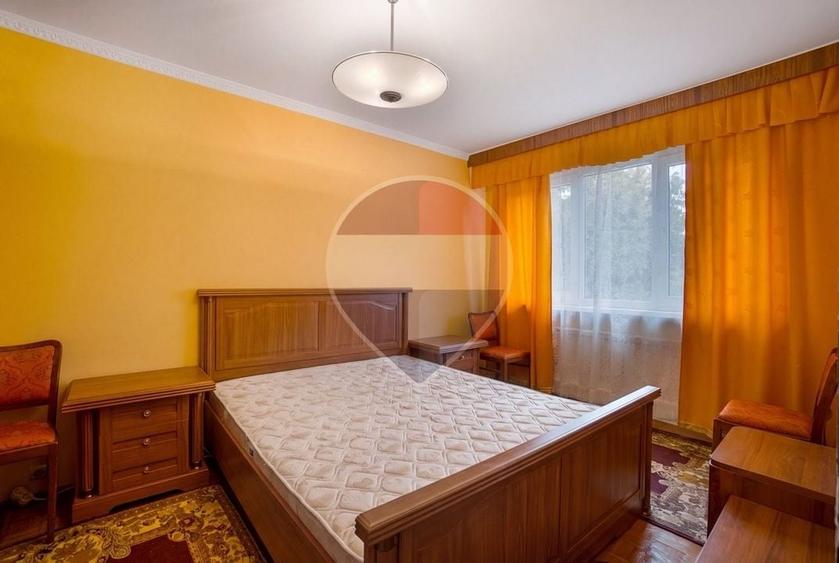 Apartament cu 3 camere semidecomandat în Gemenii