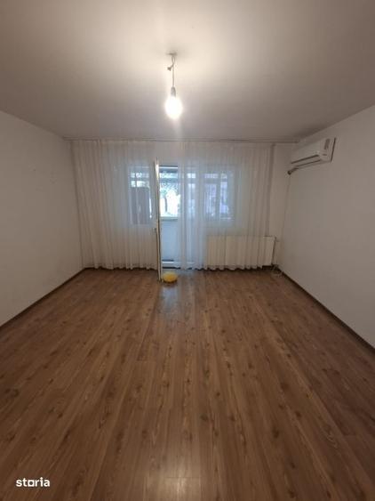 Apartament cu 2 camere semidecomandat, mobilat în Rovine