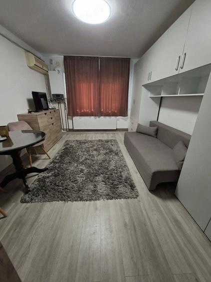 Garsonieră decomandată în Nord