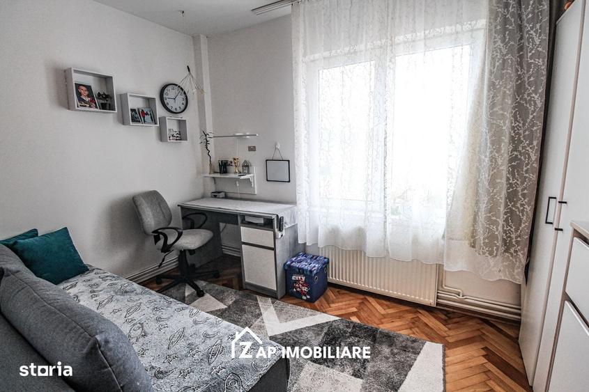Apartament cu 3 camere decomandat în Central
