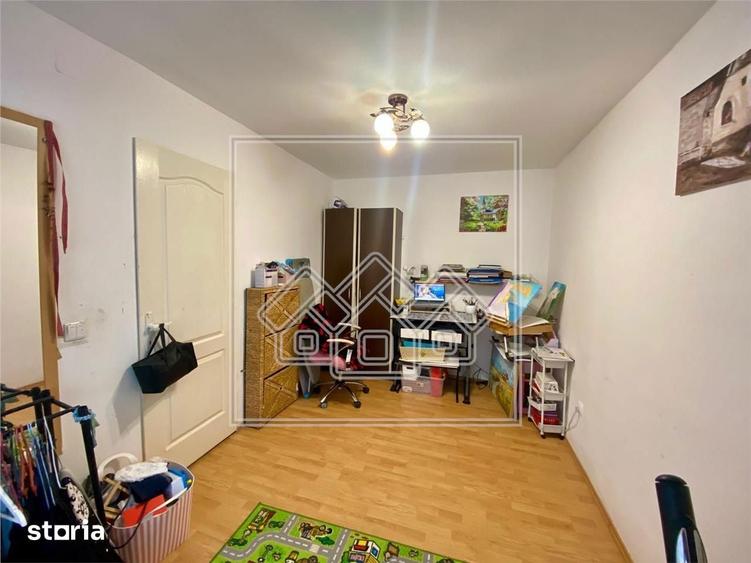 Apartament de vanzare - 3 camere, balcon - Cedonia - 11