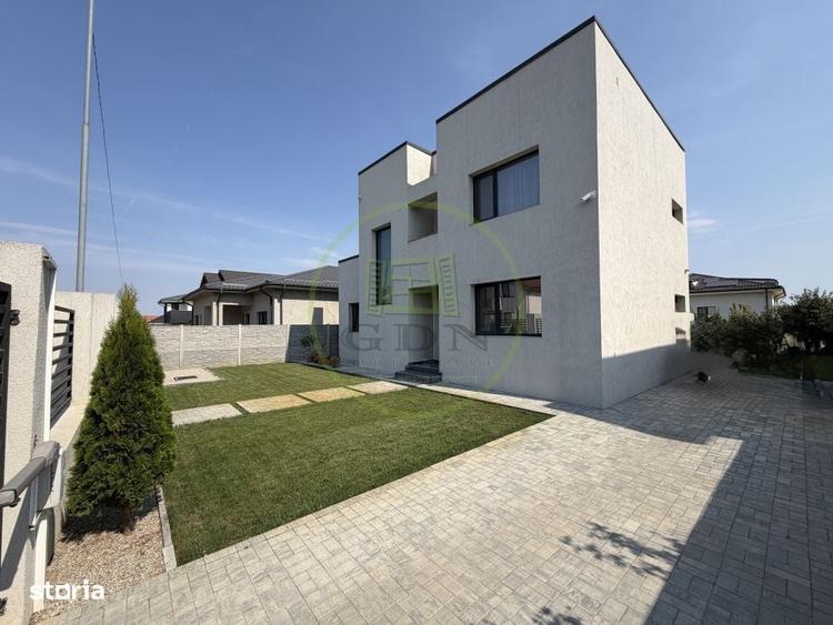 Casă cu 4 camere în Central