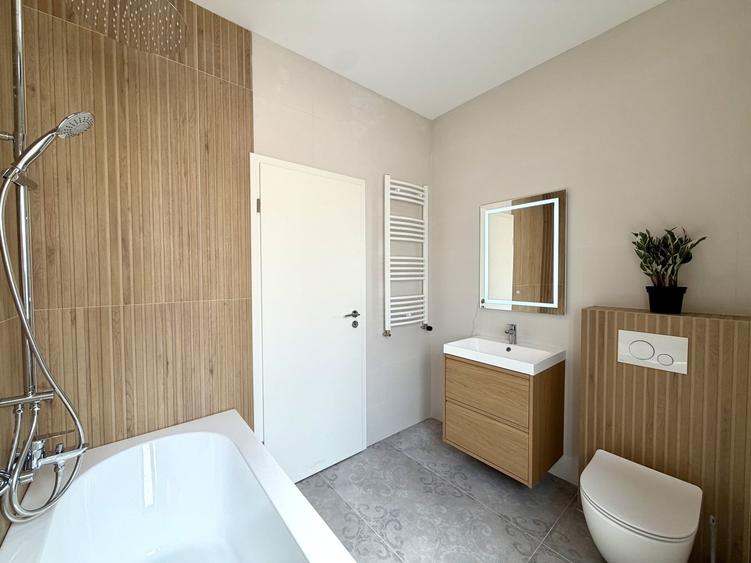 Duplex cu 4 camere cu Canalizare în Dumbrăvița