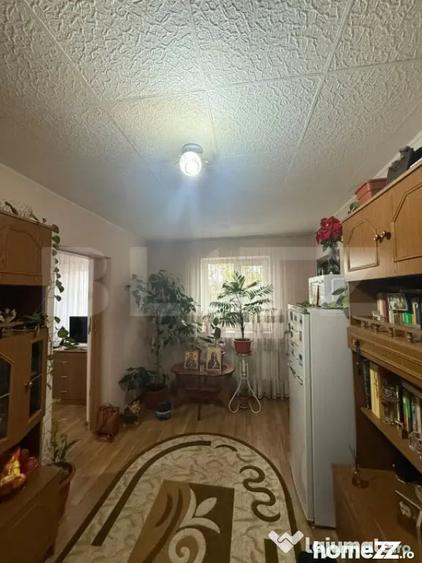 Apartament cu 3 camere nedecomandat, mobilat în Central