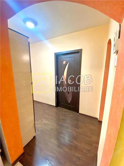 Apartament cu 3 camere decomandat în Alecu Russo