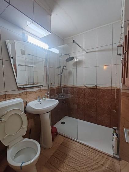 Apartament cu 4 camere decomandat, mobilat în Săsar