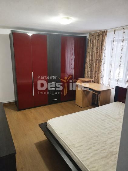 Casă individuală cu 4 camere semidecomandat cu Canalizare în Valea Lupului