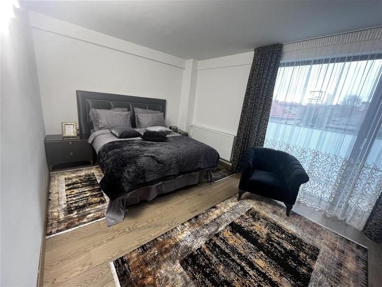 Apartament cu 4 camere decomandat, mobilat în Eminescu
