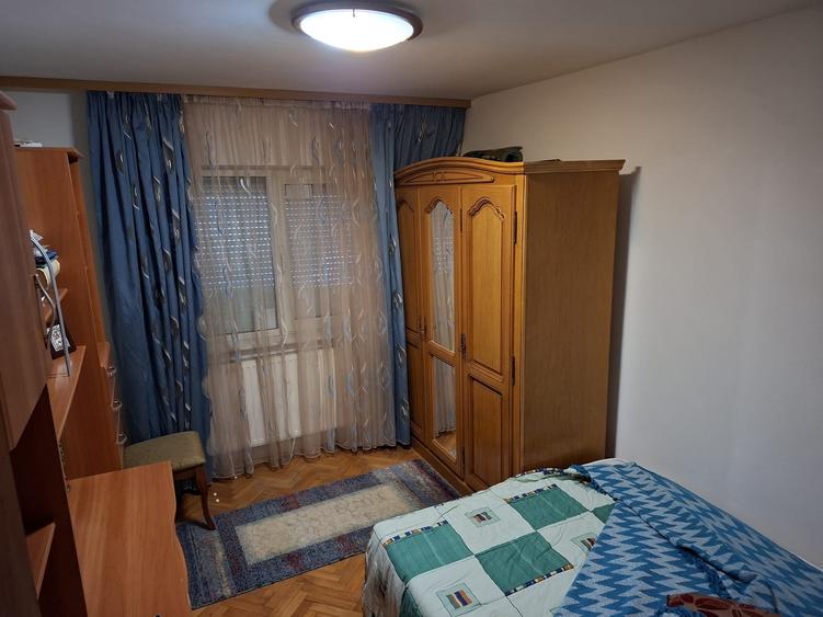 Apartament cu 3 camere decomandat în Popa Șapcă