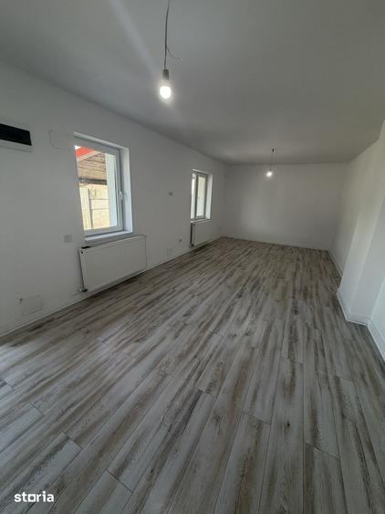 Casă cu 3 camere cu Teren 358 Mp în Joița