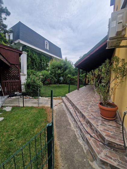 Casă cu 7 camere cu Garaj în Nord-Est