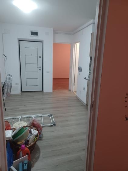 Apartament cu 2 camere decomandat în Precista